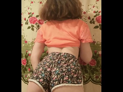 ❤️ Sexy matashin jariri yana cire guntun wando a kyamara ️❌  Jima'i ❌️❤